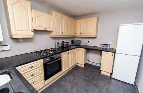 Washington House | 3 Bedroom 5 beds Sleeps 6 Ideal For Contractors