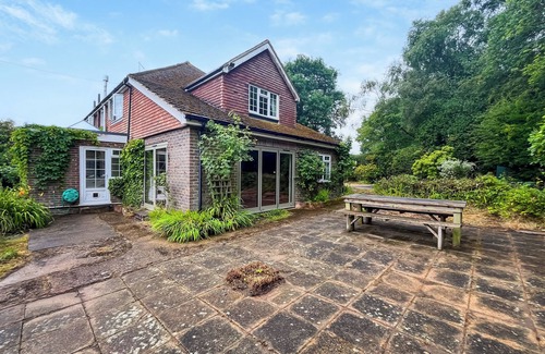 Coleman's Hatch Apartment | 3 bedroom accommodation in Haywards Heath