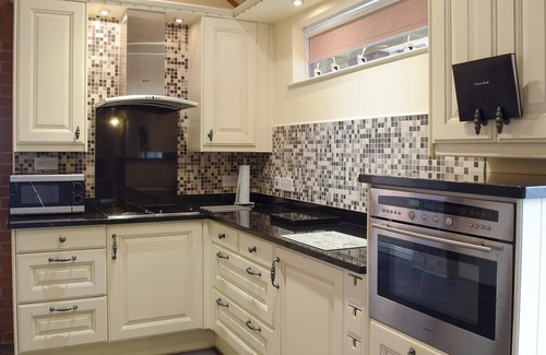 Llanybri Cottage | 3 bedroom accommodation in Cwmbach, near Whitland