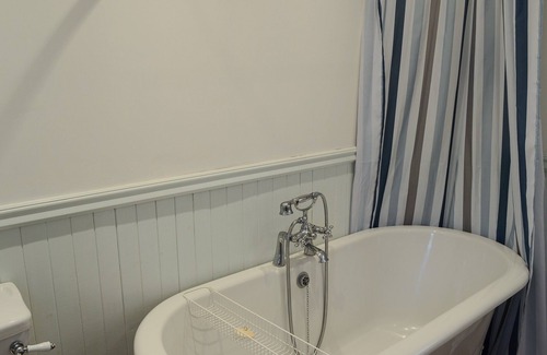 Lochinver Cottage | 3 bedroom accommodation in Lochinver, near Baddidarach