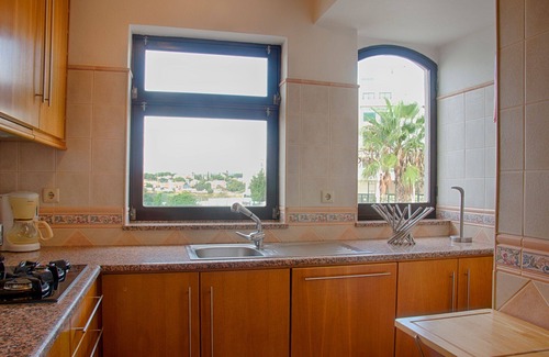 Olhos D'Agua Apartment | 3 Bedroom Apartment in Olhos de Agua, Sea View, 5 Minutes Walk from Maria Luísa