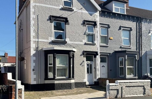 Wallasey Apartment | 3 Bedroom Apartment – Clarendon 69