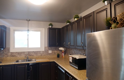 Amherstview Apartment | 3-bedroom apartment in Kingston