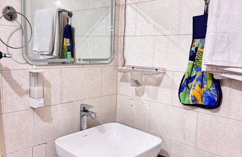 Varanasi Apartment | 3-bedroom apartment in peaceful Varanasi with WiFi, AC. Enjoy your stay