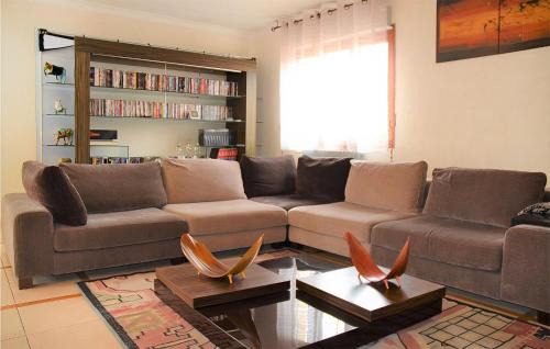 Autun Apartment | 3 Bedroom Awesome Apartment In Autun