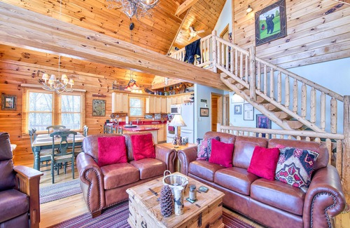 Maggie Valley Cabin | 3 Bedroom, Beautiful Mountain Views, Wireless Internet, Located behind MVCC
