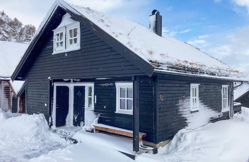 Ljosland House | 3 bedroom beautiful home in åseral