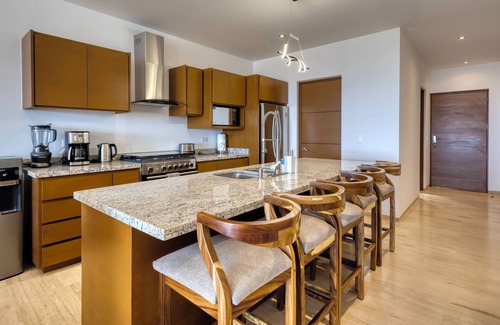El Tezal Condo | 3-bedroom condo in charming Cabo San Lucas with AC, WiFi, fitness room