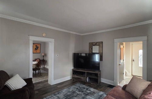 Bellevue House | 3-bedroom house in amazing Bellevue close to Downtown!