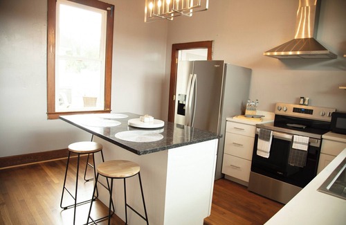 Harriman House | 3-bedroom house in delightful Harriman with AC, private courtyard w/hot tub,