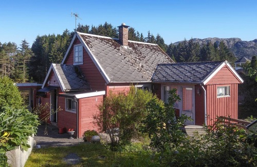 Meland House | 3 bedroom lovely home in Rossland