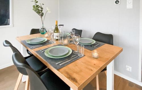 Grou Other | 3 Bedroom Lovely Stacaravan In Grou