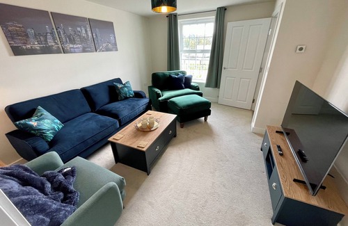 Market Harborough House | 3-Bedroom Luxury Stay With FREE Parking