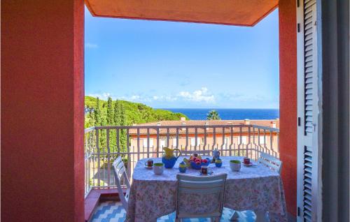 Capo D'arco Apartment | 3 Bedroom Nice Apartment In Rio Marina