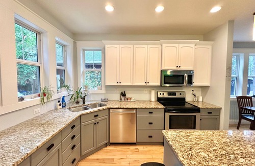 Swansea Point House | 3 Bedroom Sleeps 6, Hot Tub, Exec home, Workspace incl. desk,