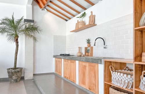 Padangsambian Klod Villa | 3 bedroom tropical villa, king beds, private pool,. FREE airport pickup