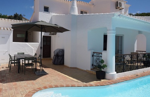Funchal Villa | 3 Bedroom Villa located within walking distance of Praia da Luz, Lagos