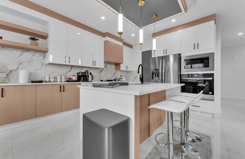 Leduc House | 3 Bedrooms and 2 full washrooms Luxury Home close to all Amenity