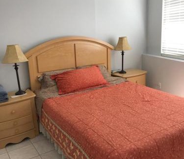 Bay Park House | 3 Bedrooms Guest House, Pacific Beach, Sea World, Downtown,& 3 bus lines-3