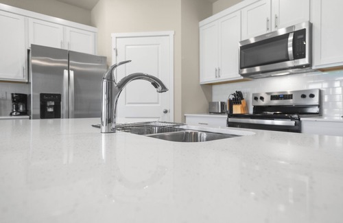 Tiffin House | 3 BR Home with king suite. Centrally located!