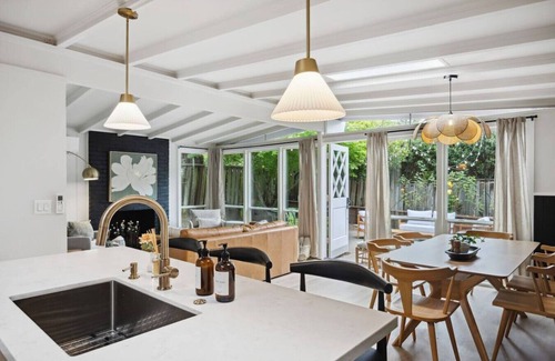 Tamalpais-Homestead Valley House | 3-BR Stylish Mid Century Modern Home with Parking