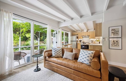 Tamalpais-Homestead Valley House | 3-BR Stylish Mid Century Modern Home with Parking