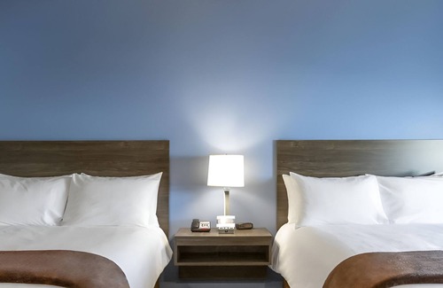 Nampa Hotel | 3 Extended-Stay Studios Near Historic Warhawk Air Museum and Lakeview Water Park