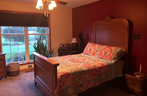 Milford Bed & Breakfast | 3 guestrooms with attached and shared bath