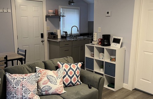 Geneva-on-the-Lake Cottage | 3 Little Cottages - #3 Coco Blue Cottage