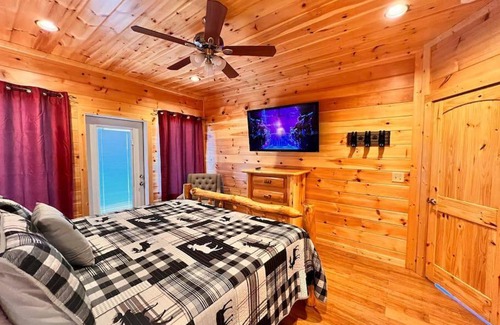 Chalet Village North House | * 3 Master BR, Views, Theater, Arcade, Pinball
