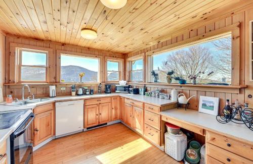 Hobart House | 3 Mi to Catskill Trail Stamford Cottage with Views