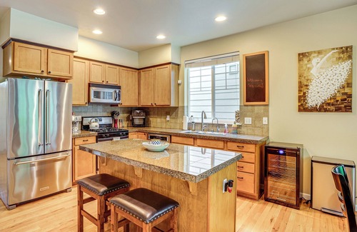 Bothell House | 3 Mi to Dtwn Bothell: Quaint Family Home w/Patio