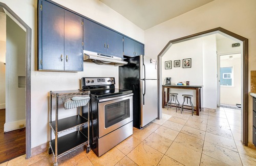 North Beacon Hill House | 3 Mi to Dtwn Seattle: Charming Home w/Deck!