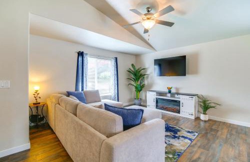 Grants Pass House | 3 Mi to Riverside Park Grants Pass Getaway!