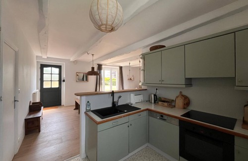 Plurien House | 3 minutes from the beach, spacious renovated farmhouse with large enclosed garden.