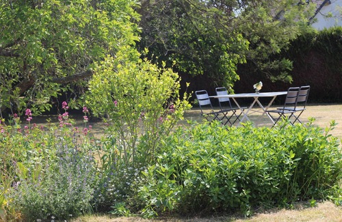 Plurien House | 3 minutes from the beach, spacious renovated farmhouse with large enclosed garden.