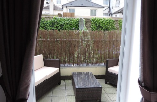 Eastbourne City Centre Apartment | 3 Queens Gardens Sea View Apartment