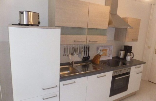 Lichterfelde Apartment | 3 rooms, up to 7 persons, luxuriously furnished, 'Carnation'