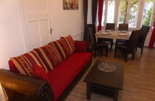 Lichterfelde Apartment | 3 rooms, up to 7 persons, luxuriously furnished, 'Carnation'
