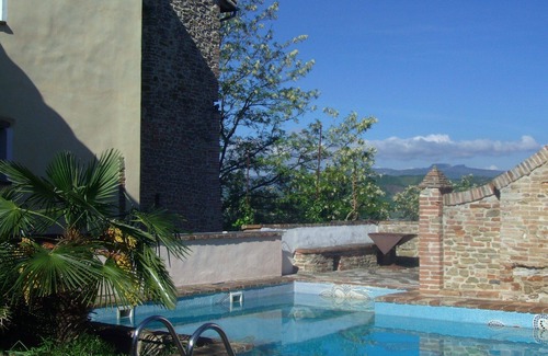 Piandimeleto House | 3 stone houses in a unique location