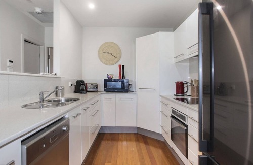 Tea Gardens House | 3 The Pier on The Myall River