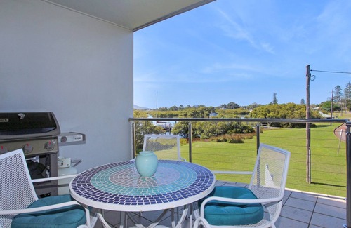 Tea Gardens House | 3 The Pier on The Myall River