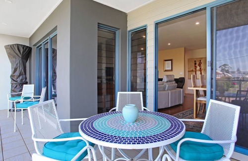 Tea Gardens House | 3 The Pier on The Myall River