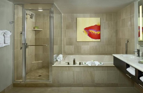 Gateway District House | 3 x Boulevard Suite at The STRAT Hotel, Casino & SkyPod