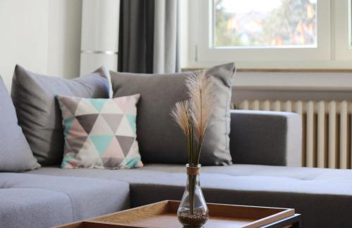 Rheinhausen Apartment | 3 Zimmer, 68qm, Parkplatz, Messe DUS, Logport, Duisport