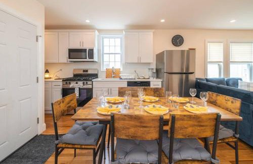 Meeting House Hill Apartment | 30-3 - 3BR Boston - Cozy Apt near Franklin Park Zoo