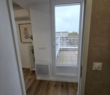 Plaine des Bouchers Apartment | 304 - Studio avec terrasse refait à neuf