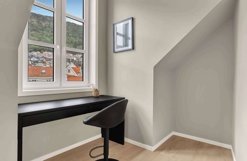Sandviken Apartment | 307SB10 - Three Bedroom Stay
