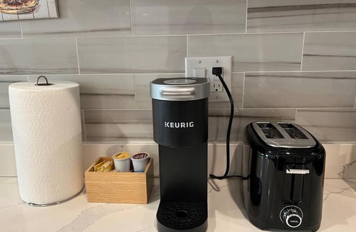 Logan Square Apartment | 308 Cozy and warm King Bed APT in center city