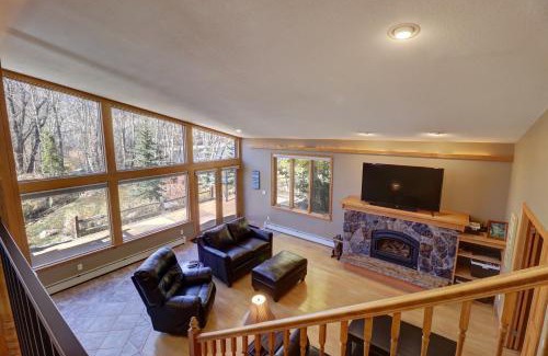 Willow Grove House | 334 Willow Lake Ct, 4Br withloft 3Ba townhouse